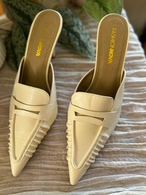 Cream Pointed-Toe Slip-On Mules